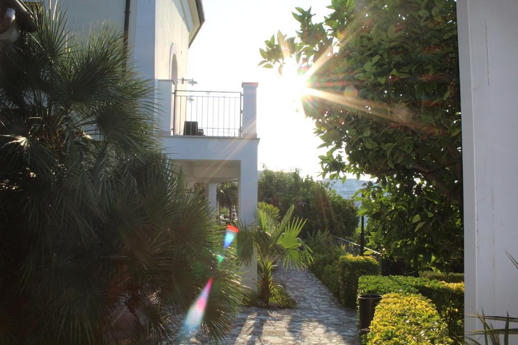Albergo Villa Vittoria Rodi Garganico Exterior photo