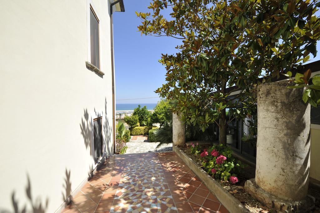 Albergo Villa Vittoria Rodi Garganico Exterior photo